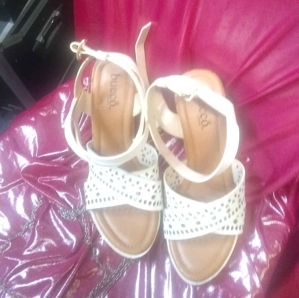 Off-white wedge heel sandals